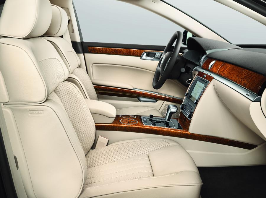 Интерьер Volkswagen Phaeton V6 2015 года  (CN) (фото 9 из 15)